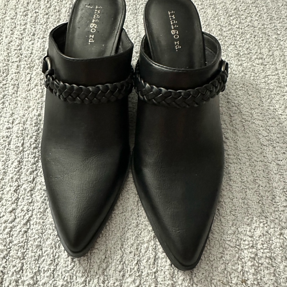 Size 8 1/2 indigo rd. leather mules